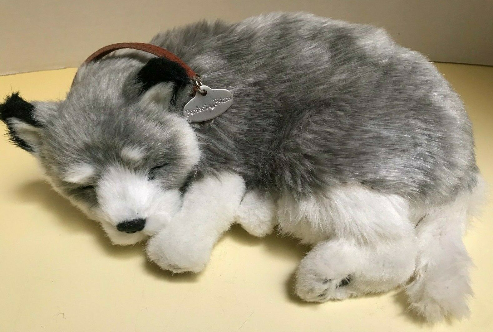 Perfect Petzzz ~ Gray Husky Pup With Collar & Tag ~ Real Life Breathing Action