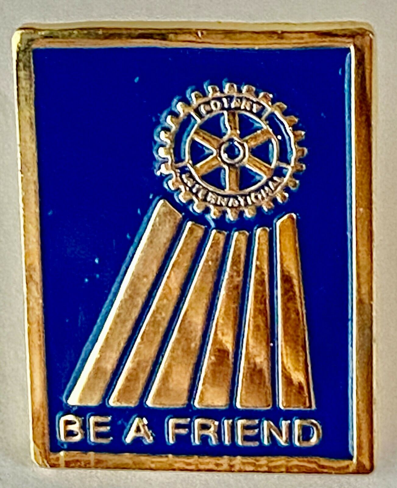 Rotary International 1994-95 Official Theme Pin "be A Friend”